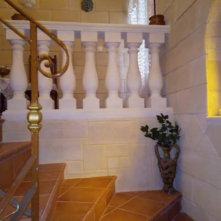 Silvia * Ágios Matthaíos